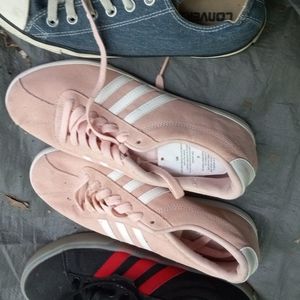 Women's size 8 addidas sneaker